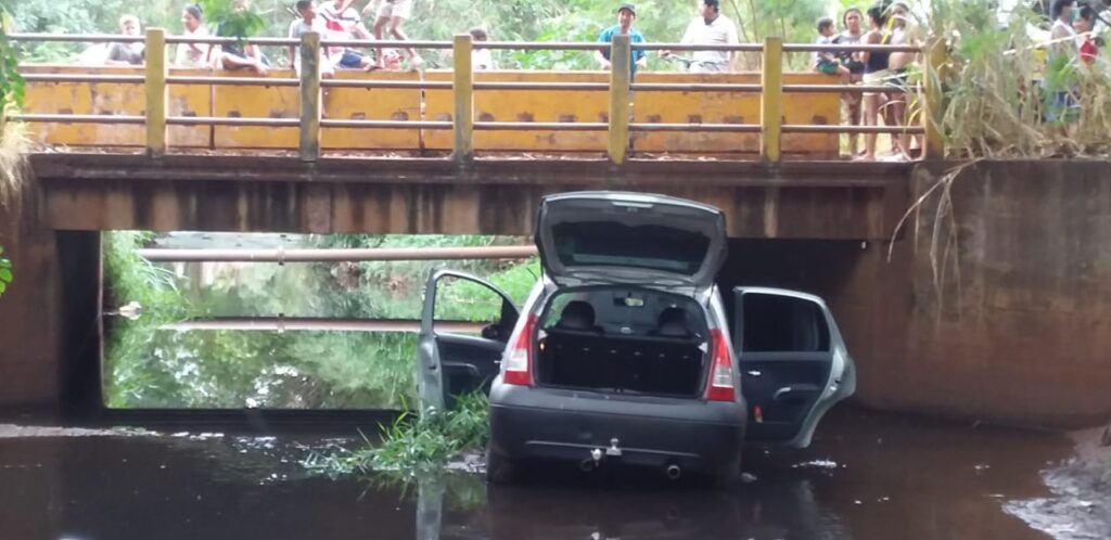 Jovem Provoca Acidentes E Tenta Se Esconder Embaixo De Ponte