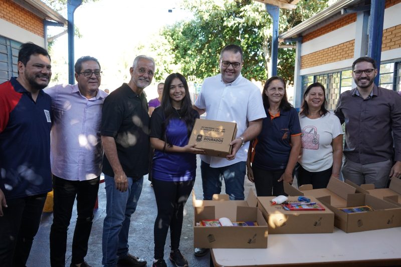 Prefeitura Distribui Mil Kits Escolares Para Alunos Da Reme