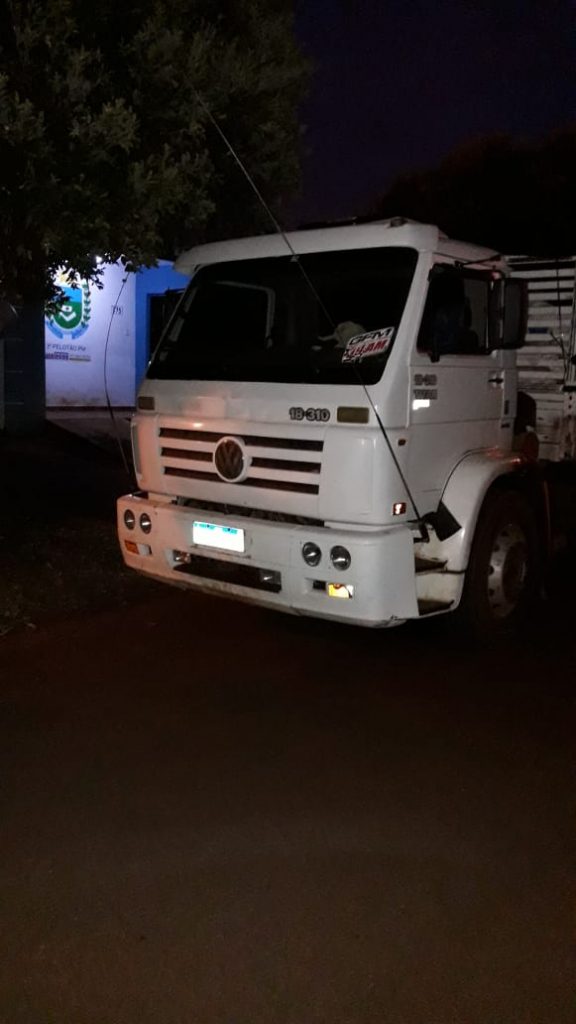 Policia Militar apreende quase cinco toneladas de maconha em caminhão