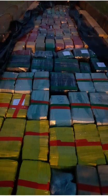 PRF apreende 25 toneladas de drogas em carreta na BR-163