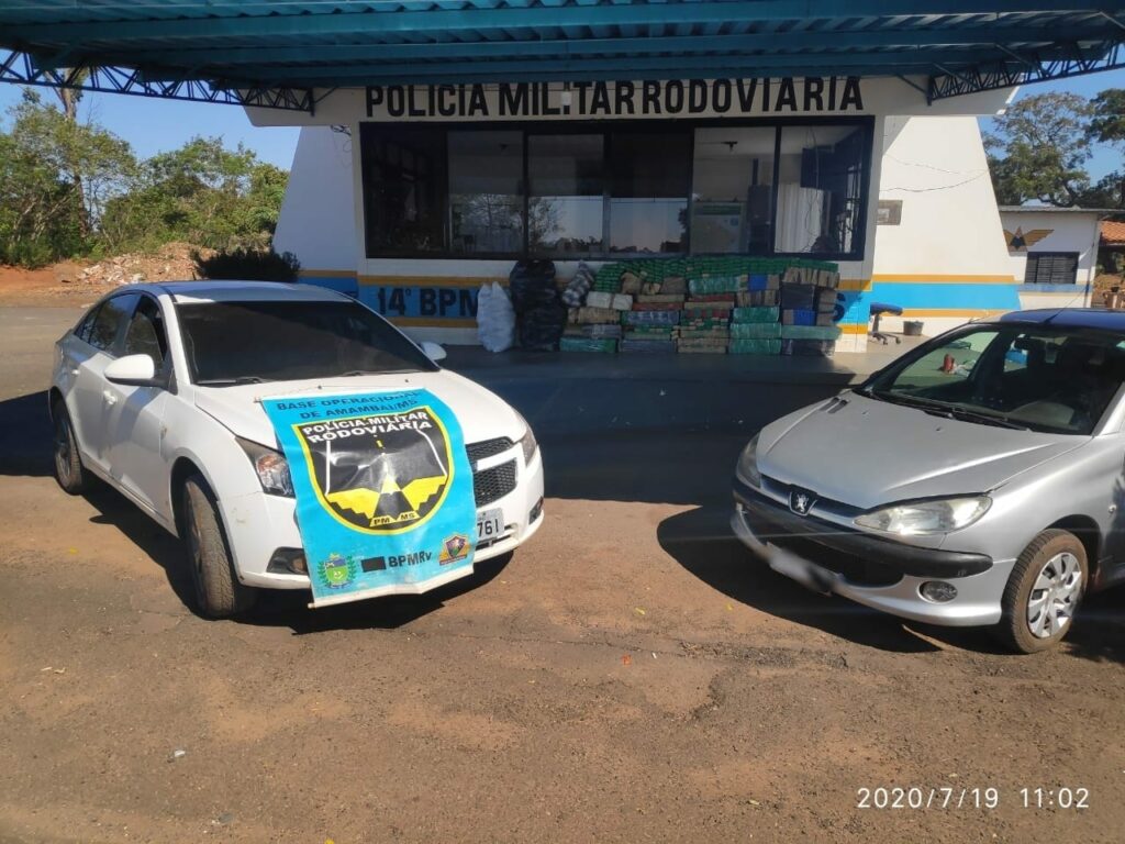 PMR apreende quase uma tonelada de drogas após traficante furar bloqueio policial