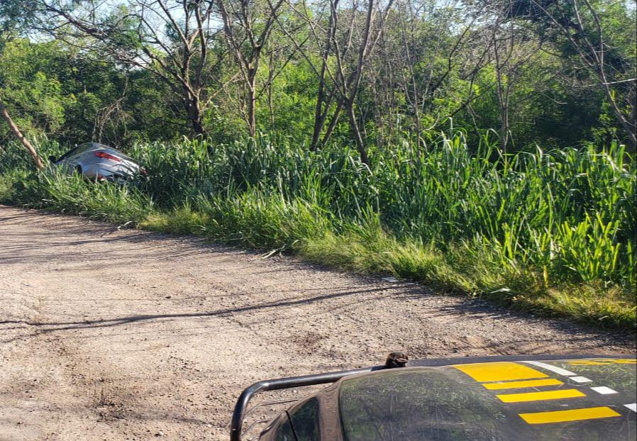 Após perseguição em rodovia, PRF recupera carro roubado em Miranda