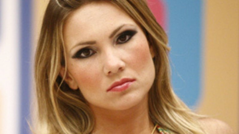 Ex BBB Josy Oliveira Morre Aos Anos Durante Tratamento De Aneurisma