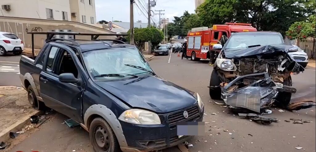 Motorista abandona passageiro e o próprio veículo ao provocar acidente grave na Capital