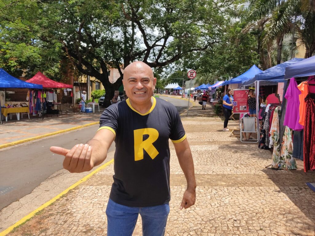 'Feira Explosão' se expande com alta de demanda em frente a Morada dos Baís