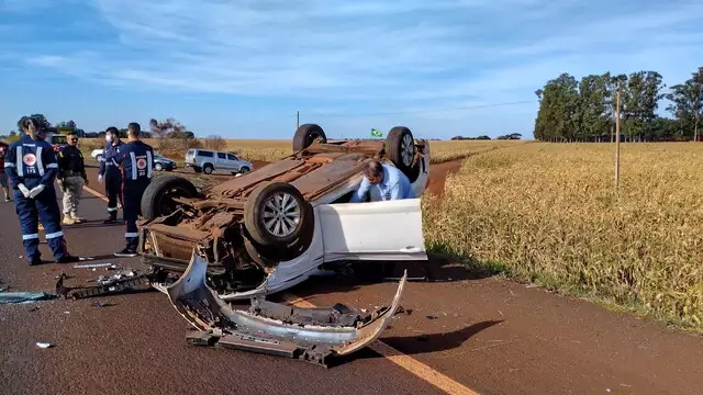 Passageira morre ao ser arremessada para fora de carro na BR-463