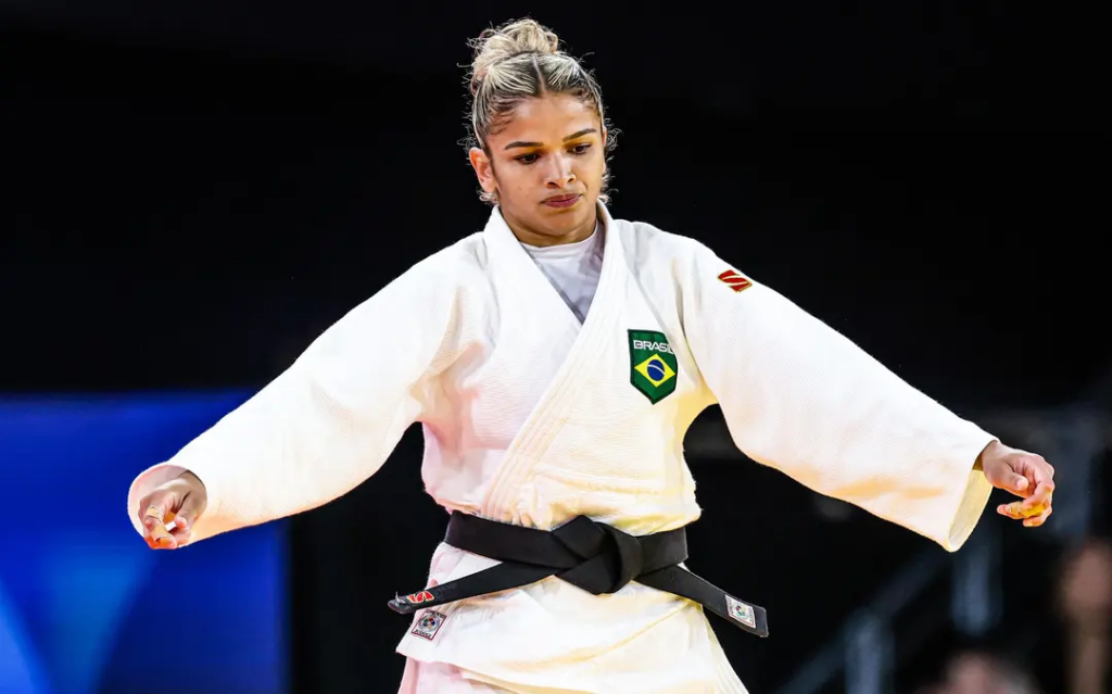 Rayssa Leal conquista medalha de bronze no skate e Larissa Pimenta no judô