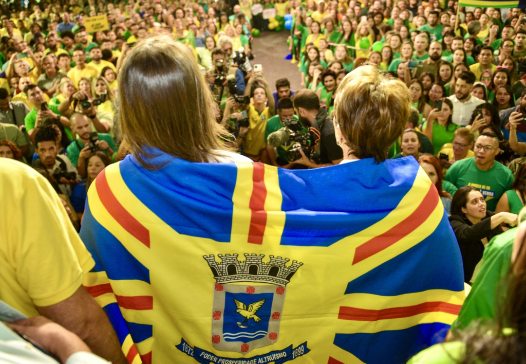 Com as cores da bandeira do Brasil, Adriane lança pré-candidatura em Campo Grande