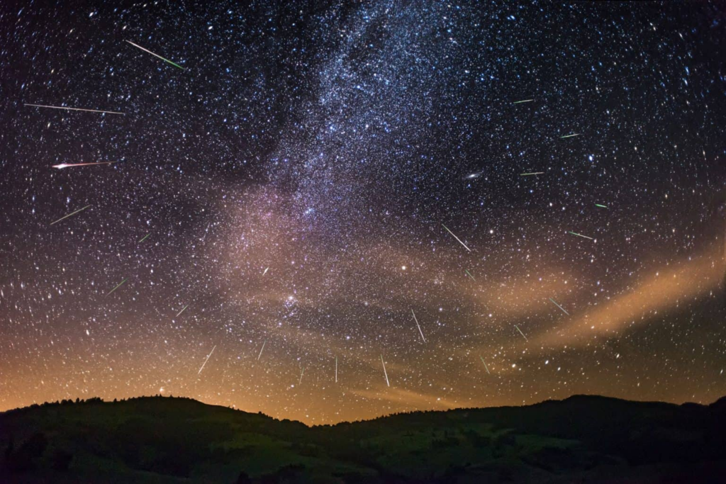 Neste mês, Superlua e a melhor chuva de meteoros iluminarão o céu de MS