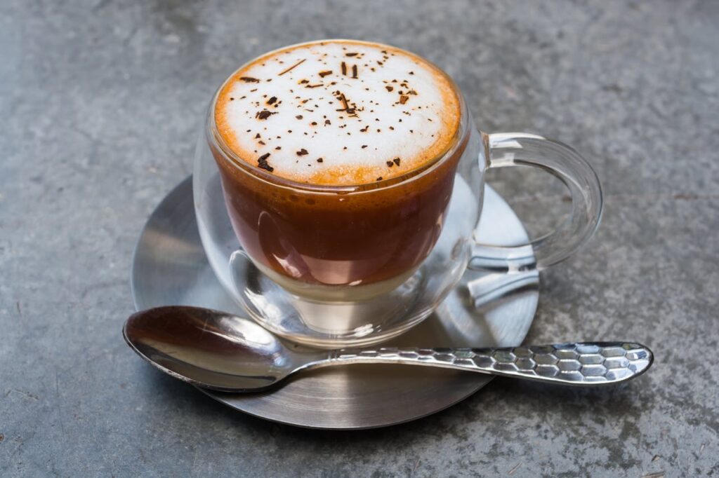 Cappuccino: conheça os benefícios para a saúde e veja 3 receitas para fazer em casa