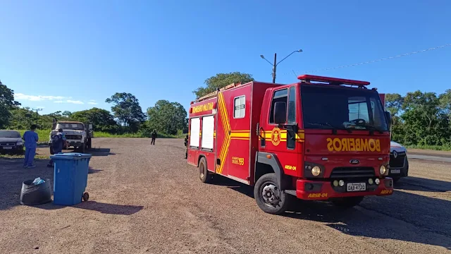 Avião de pequeno porte capota após não conseguir decolar em fazenda de Miranda