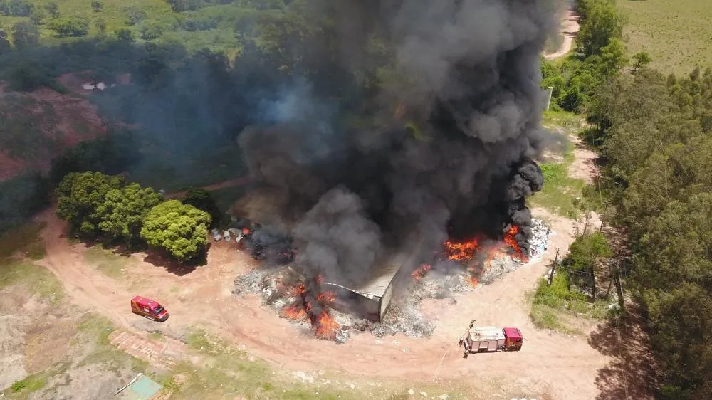 Incêndio destrói usina de reciclagem em Bataguassu e gera prejuízo de R$ 10 mil