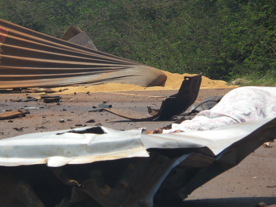 Motorista de caminhonete morre em acidente na Perimetral Norte