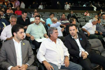 Foto: Edson Ribeiro
Neto (dir) participa do ato em Brasília