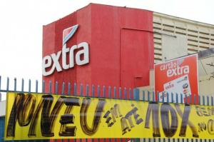 Furtos ocorreram no supermercado da rua Maracaju (Foto: Marcos Ermínio)