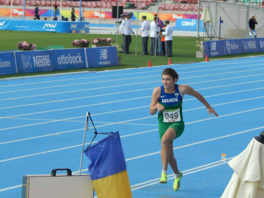 Atleta disputa prova de atletismo – Foto: Alecrim Paralímpica/Facebook