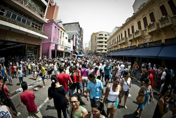 Lojistas da região apostam no consumidor que deixa compras para a última horaMarcelo Camargo/Agência Brasil