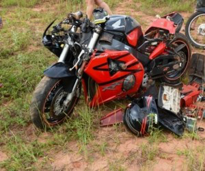 Homem perdeu controle de motocicleta esportiva 
(Foto: Ivinoticias)