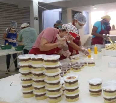 Bolo de Santo Antônio de 5 toneladas tem medalhas, par de alianças e até  'vale-viagem', Bauru e Marília