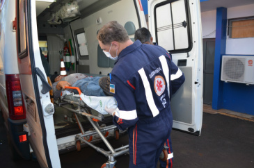 Homem foi encaminhado para o Hospital da Vida em Dourados - Foto: Osvaldo Duarte