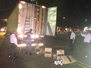 Carreta estava carregada com 1.560 caixas de cigarros, que somaram 78 mil pacotes e 780 mil maços de cigarros. (Foto: Divulgação)