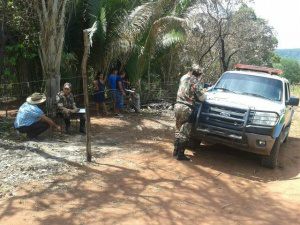 A polícia fez um auto de infração com multa de R$ 900, além de autuação por crime ambiental, que prevê pena de três a seis meses de detenção. (Foto: Divulgação)