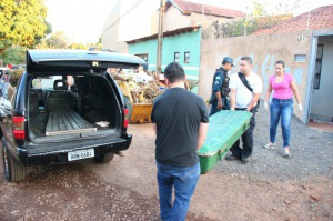 Crime ocorreu por volta das 15h deste domingo (Foto: Fernando Antunes)